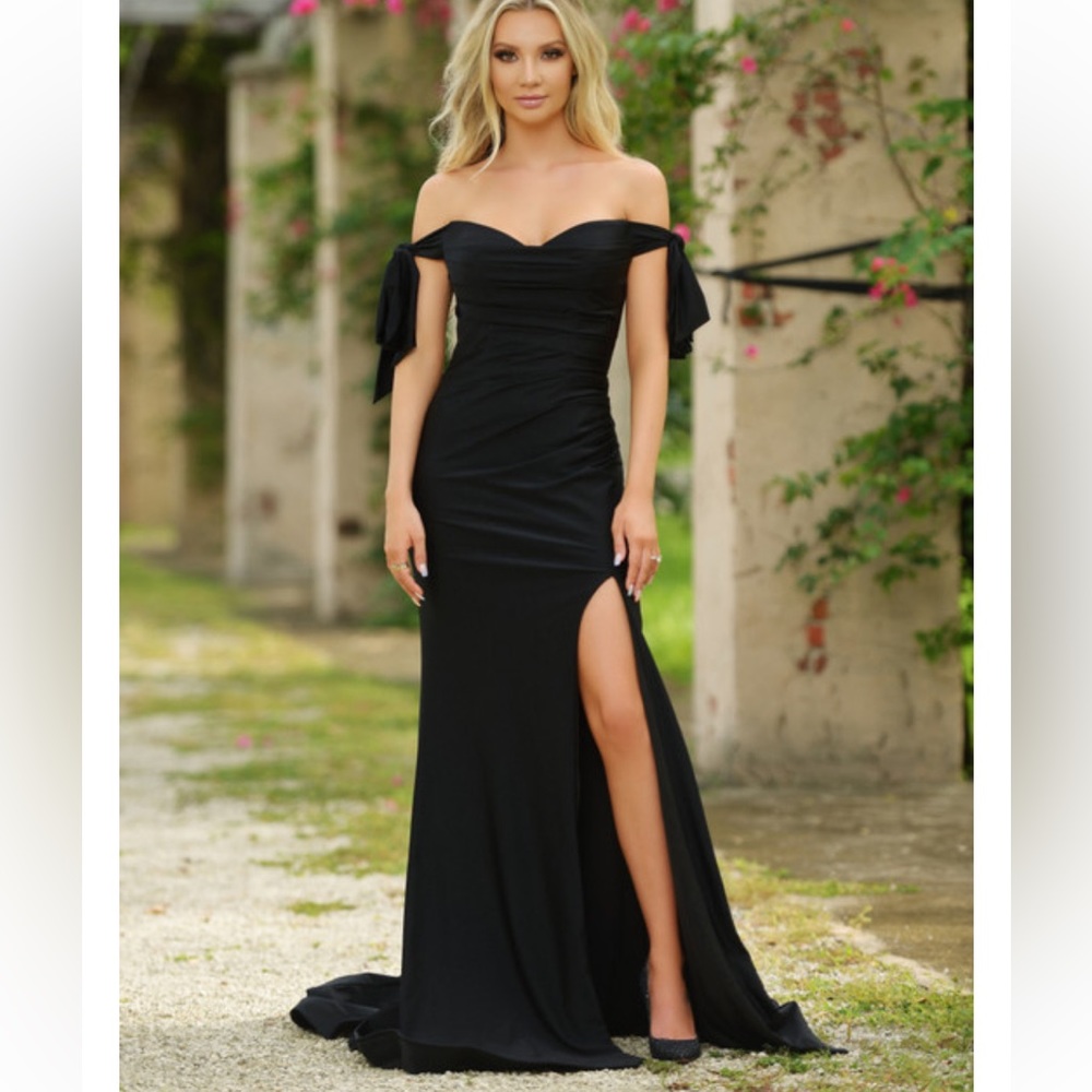 NWT Cinderella Divine evening dress sz8